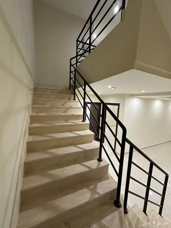 للايجار فيلا دورين تلال الغروب داخل عمارة 6 غرف 3300 شهري 17