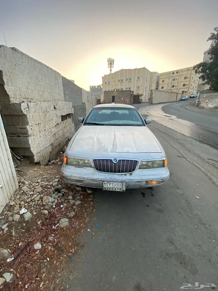 فورد قراند ماركيز 8