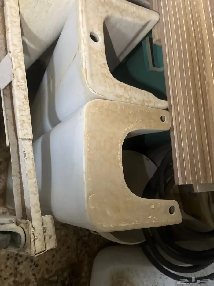 ابواب خشبيه للبيع مع المغاسل بحاله ممتازه جدا 3