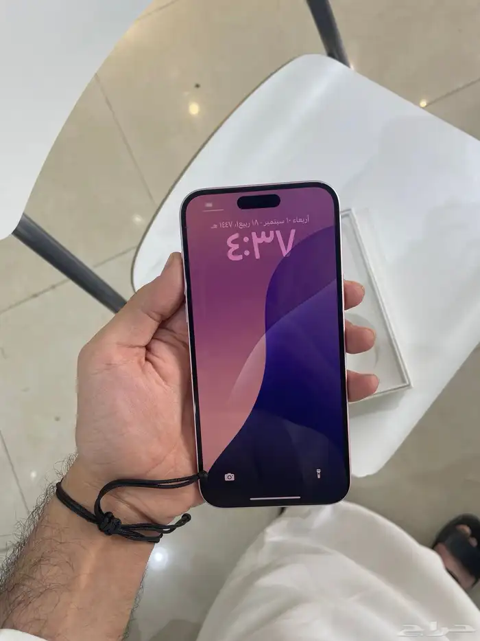 ايفون 15 بلص وردي لللبيع 3