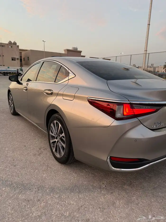 لكزس 2023 استاندر ES250 نظيف 12
