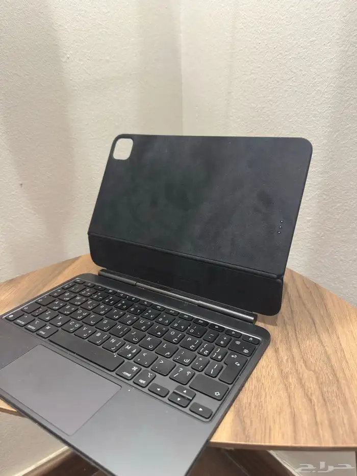 ايباد برو مع كيبورد ابل من جرير وعليه ضمان سوء استخدام 9