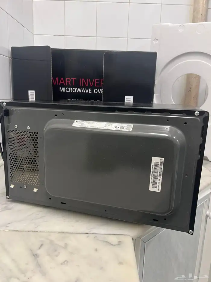 مايكرويف شبه جديد LG 1