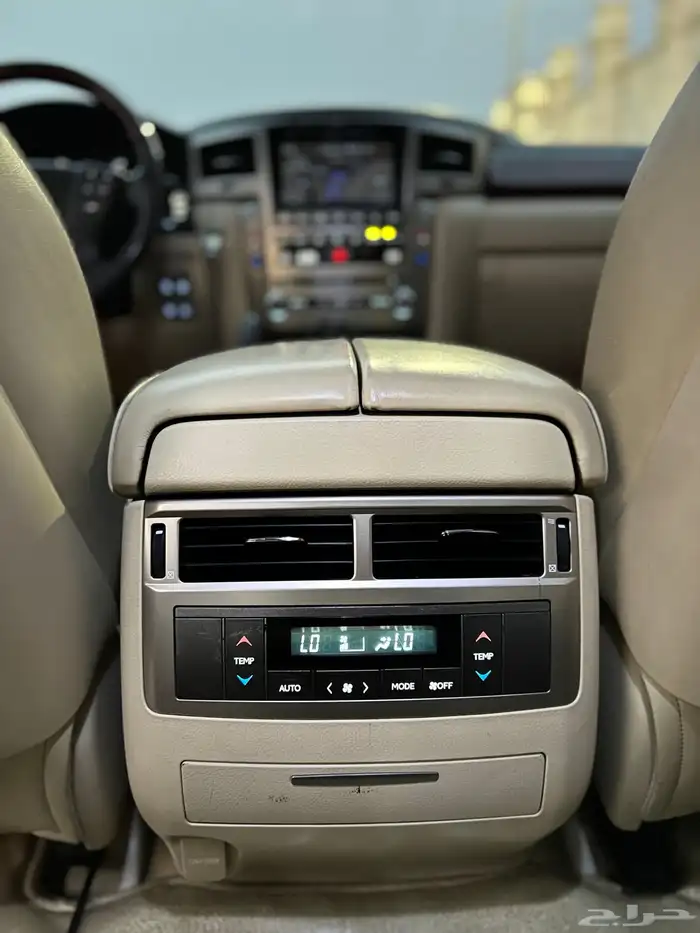 لكزس LX570 فل اوبشن DD بريمي 2013 قمة المظافة بريمي وكالة 35