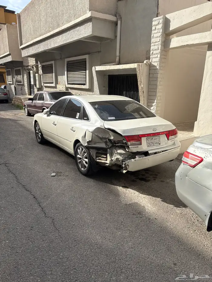 ازيرا 2008 0