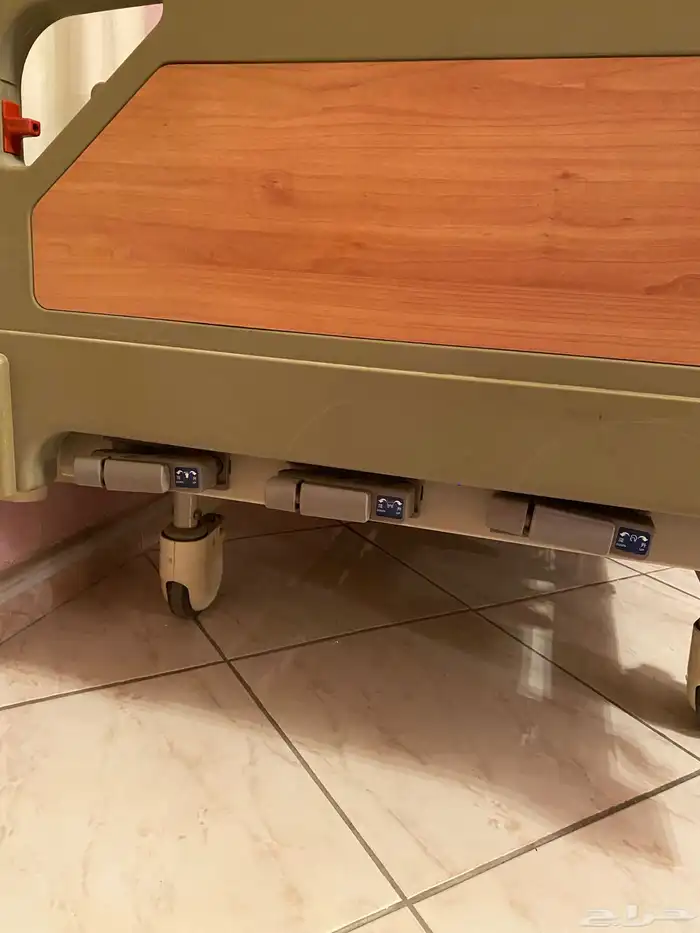 سرير طبي يدوي مع مرتبه 2