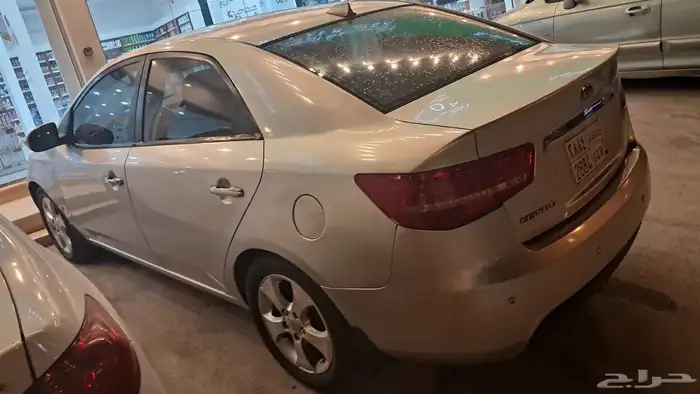 kia cerato model 2010 full option and very good condition 3