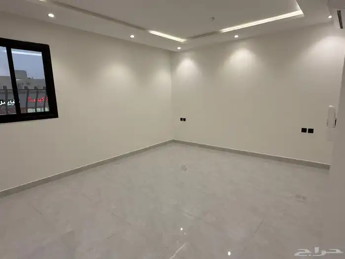 للايجار شقة عوايل 4 غرف جديدة مكيفات ومطبخ راكب 4