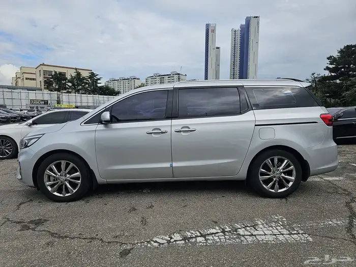 كيا كرنفال ديزل 2020 5