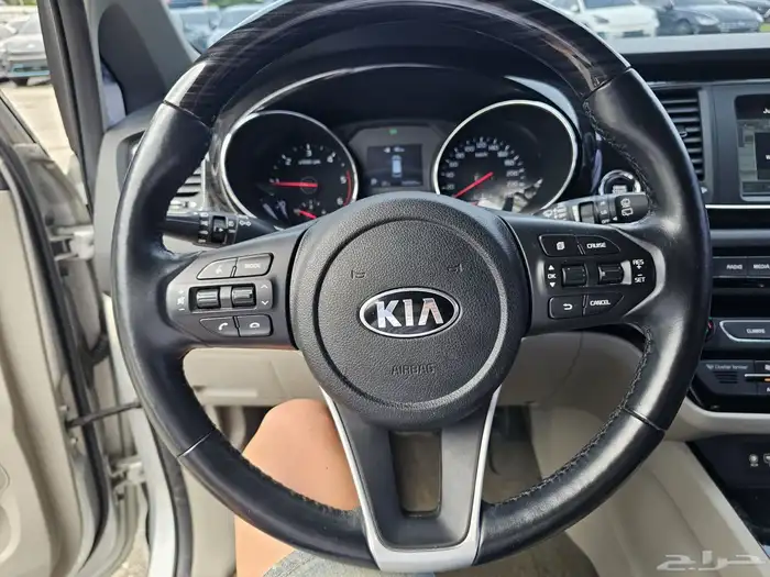 كيا كرنفال ديزل 2020 22