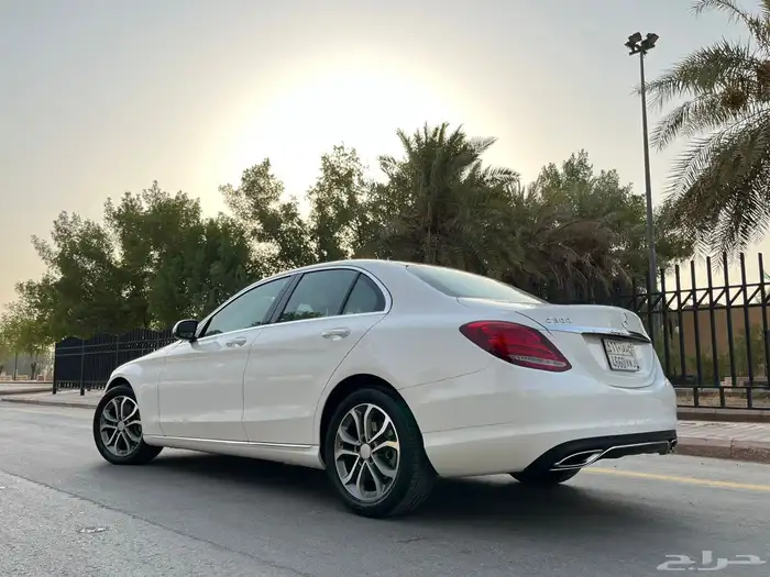 مرسيدس C300 2015 ( بحالة الوكالة ) 21