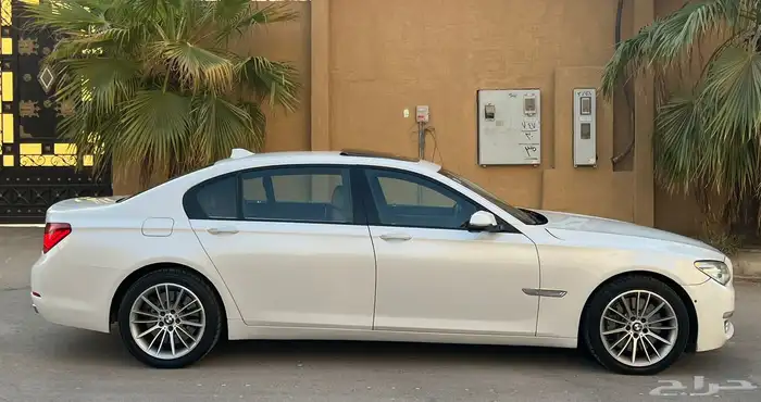 بي ام دبليو 750Li 2014 (بحالة ممتازة) 8