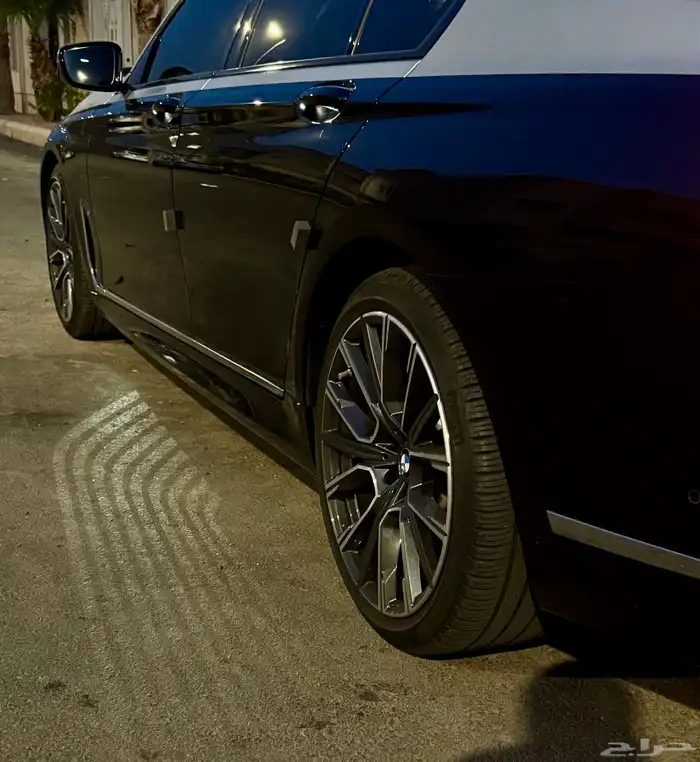 BMW 7 series بي ام دبليو الفئة السابعة 23