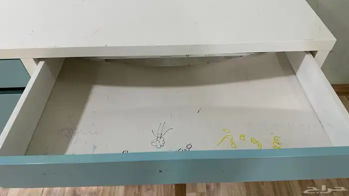 مكتب من ايكيا 1