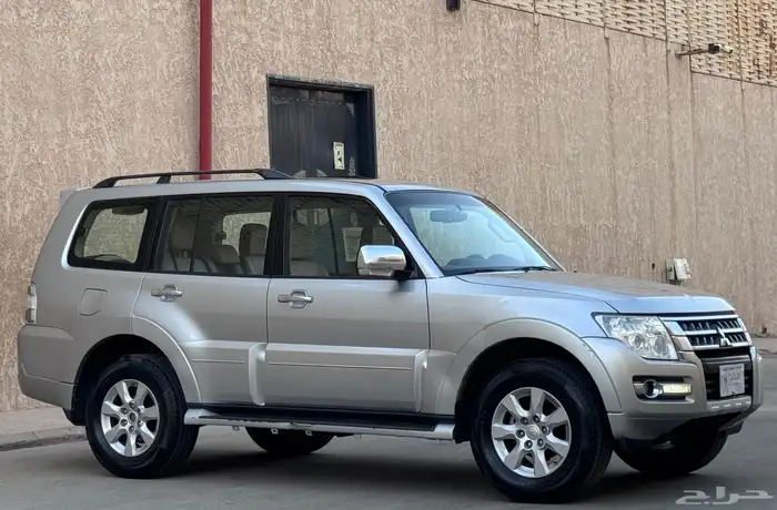 مستبيشي باجيرو GLS 2022 2