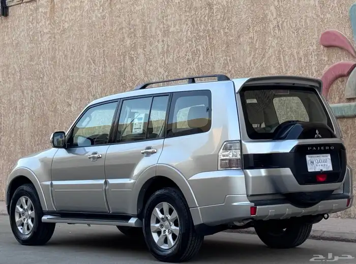 مستبيشي باجيرو GLS 2022 5