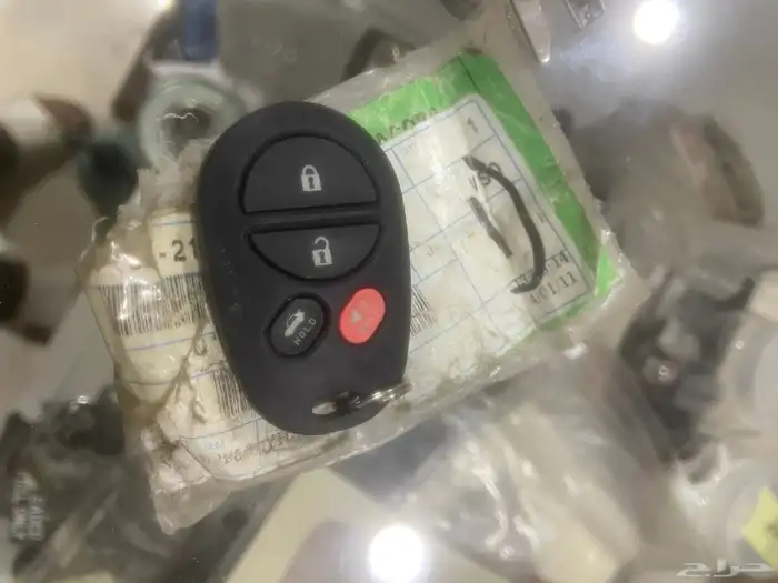 ريموت كامري اريون جديد واصلي وكالة 0
