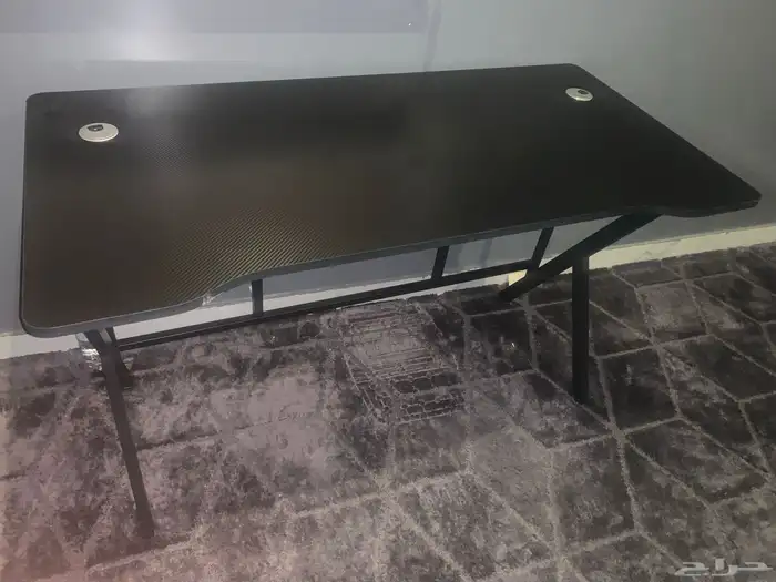 طاولة العاب 1