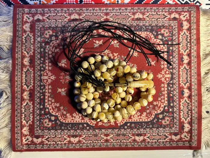 مسباح كهرمان شوائب جميل 0