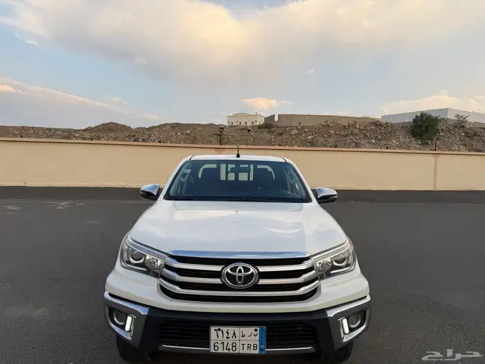 تويوتا هايلوكس 2019 فل كامل دبل بنزين مخزن عداد 83 الف 2