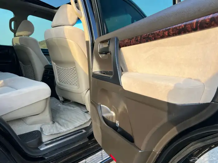 ((تم البيع)) لاندكروزر2011ستيني مخزن 72