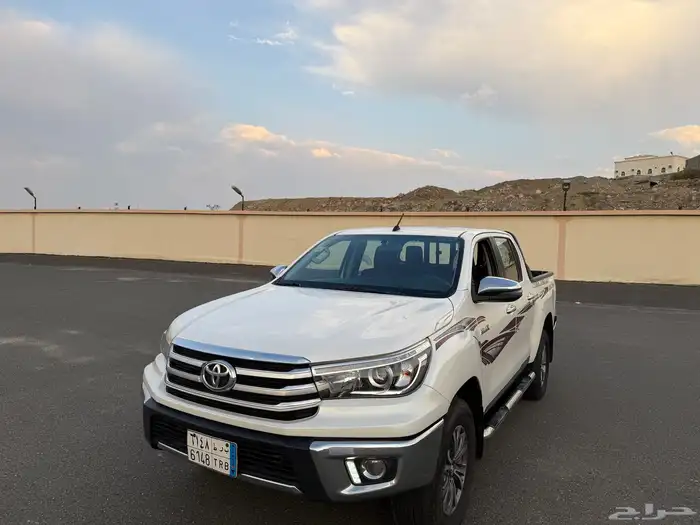 تويوتا هايلوكس 2019 فل كامل دبل بنزين مخزن عداد 83 الف 0