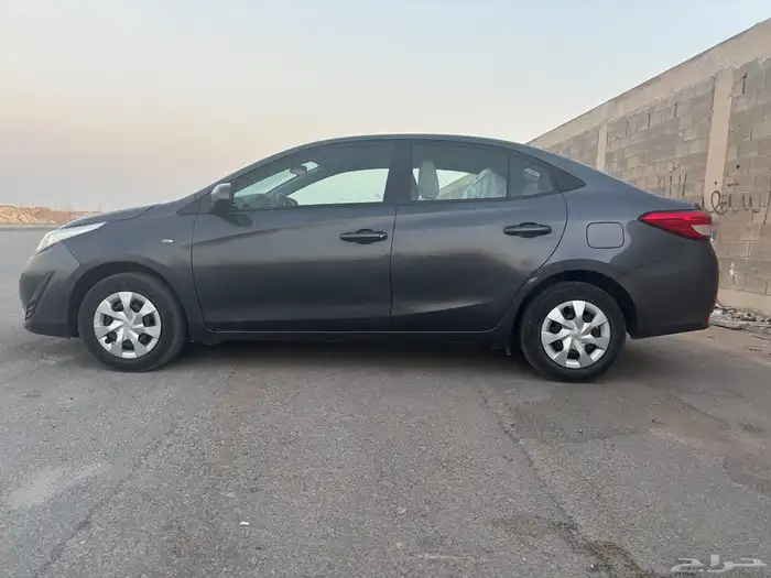 يارس مديل 2019 رصاصى غامق 2