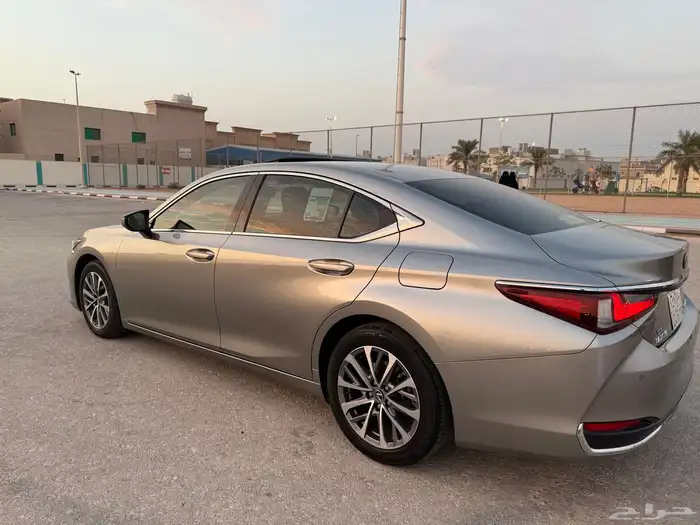 لكزس 2023 استاندر ES250 نظيف 13