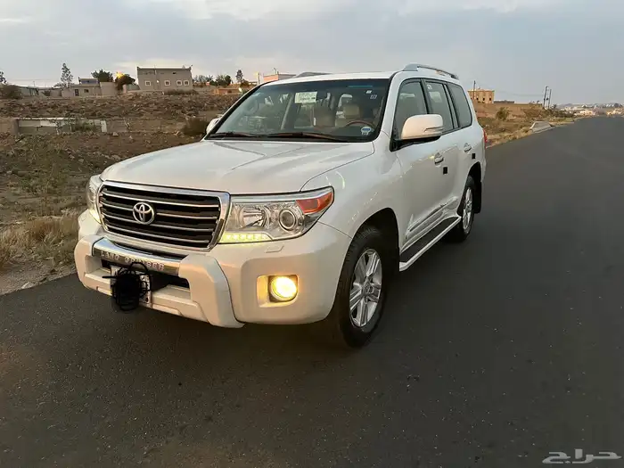 للبيع جيب لاندكروزر V8. GXR مديل 2013 0