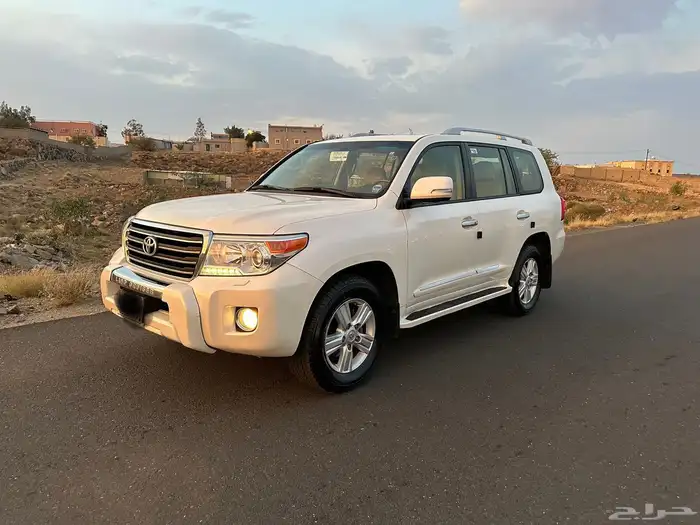 للبيع جيب لاندكروزر V8. GXR مديل 2013 8