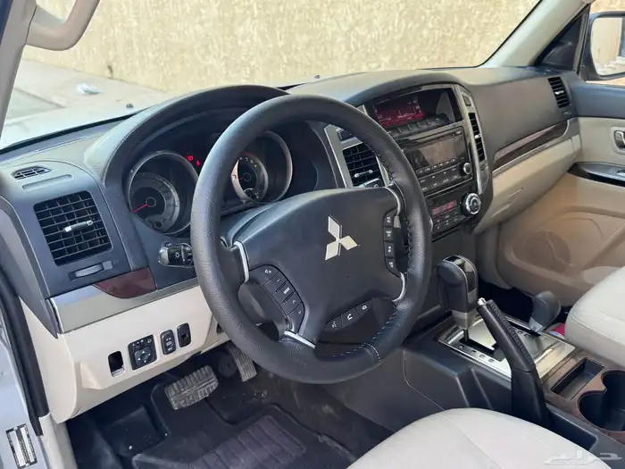 مستبيشي باجيرو GLS 2022 33