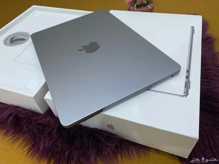 ماك بوك ايو m2 شبه جديد وباقي بالضمان 9