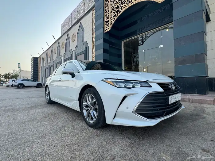 للبيع افالون 2022 XLE 17