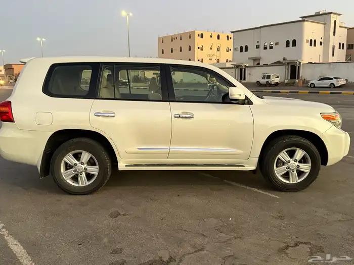 لاندكروزر 2014 v8 GXR3 41