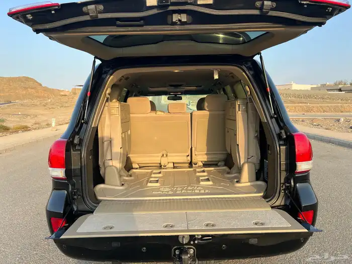 ((تم البيع)) لاندكروزر2011ستيني مخزن 67