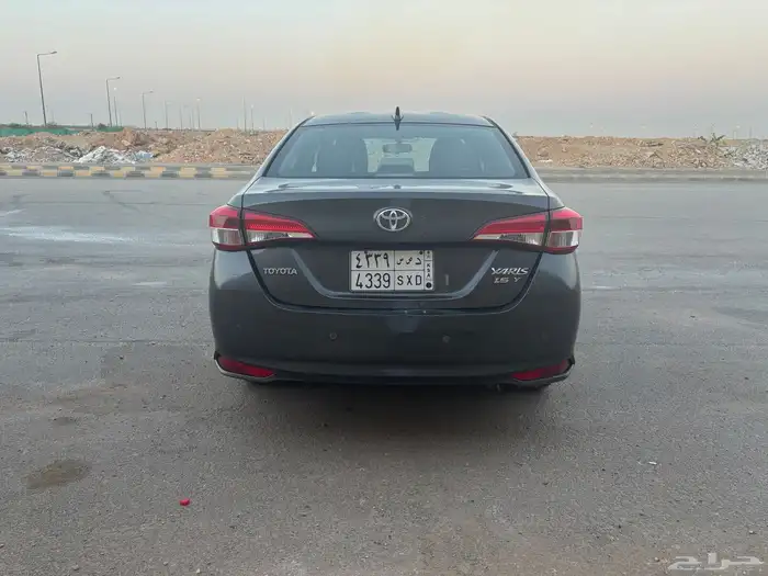 يارس مديل 2019 رصاصى غامق 1