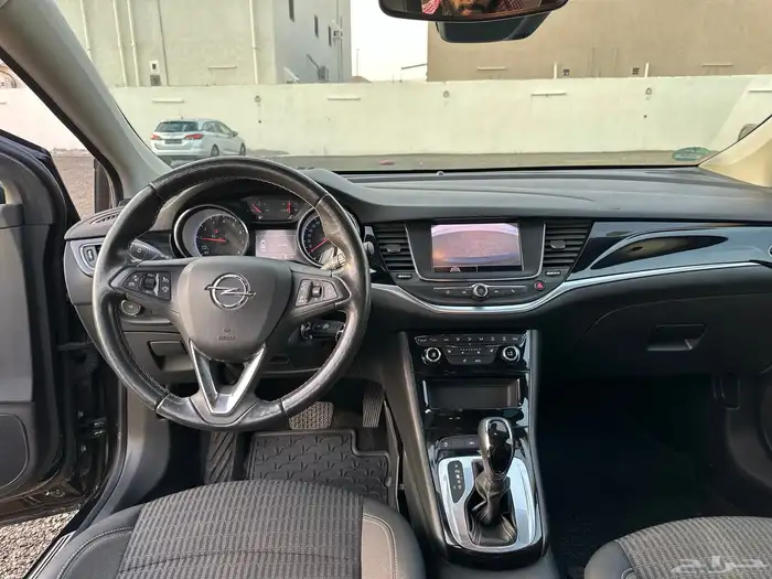 أوبل أسترا سبورتس موديل 2021 Opel Astra Sports لون أسود 4