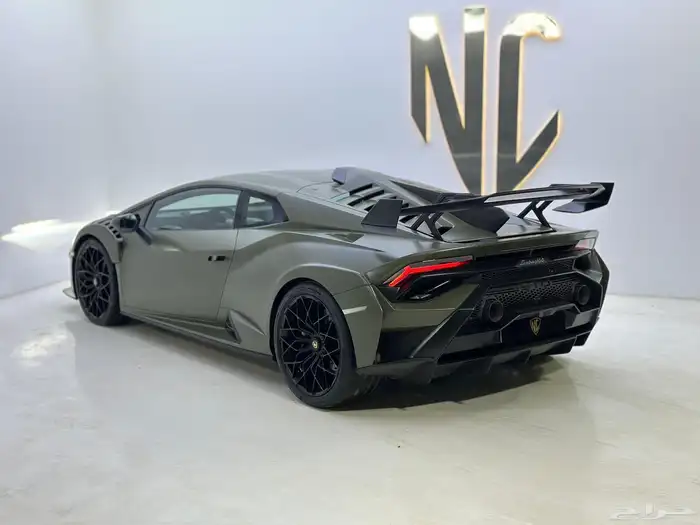 لامبورغيني STO 2022 6