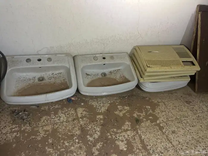 ابواب خشبيه للبيع مع المغاسل بحاله ممتازه جدا 2