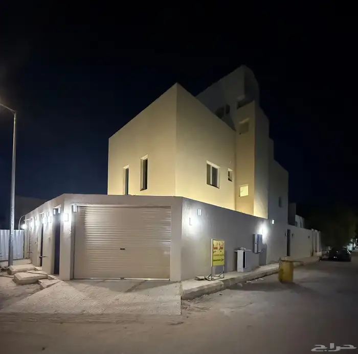 فله للبيع ديراب حي الفواز 1
