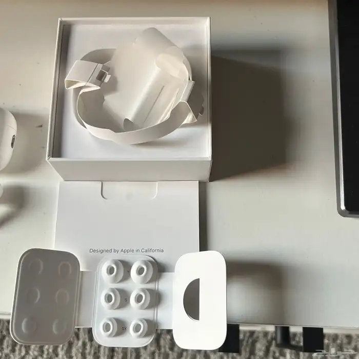 تم البيع   سماعات ابل آيربودز برو الجيل الثاني أصلية 1