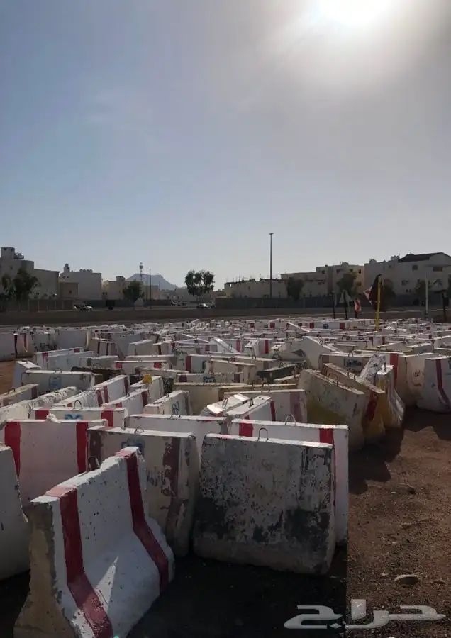 حواجز صبات سيفتي خرسانية 0