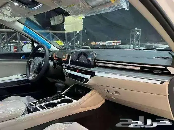كيا K5 استاندر مطور 2025 قيادة تجمع بين القوة والفخامة 6