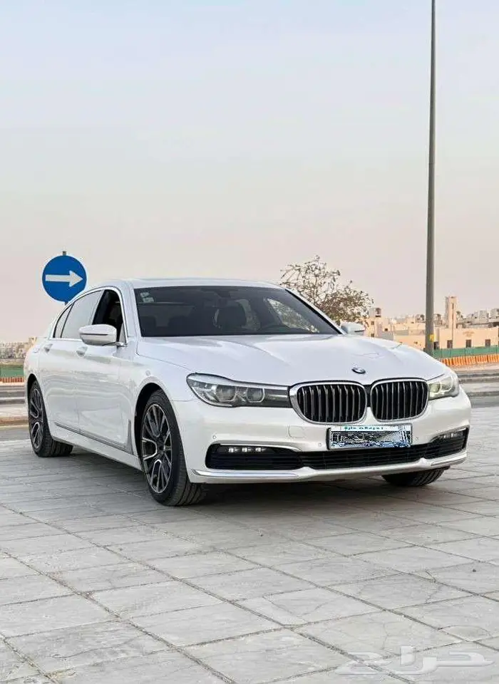 بي ام دبليو 2019 LI730 2