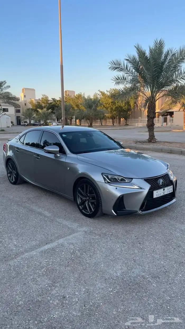 لكزس is F Sport 350 2020 2