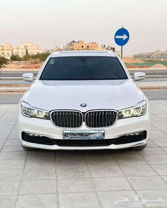 بي ام دبليو 2019 LI730 0