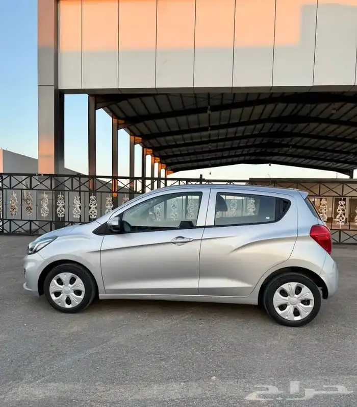 للبيع اسبارك فضي 2019 1