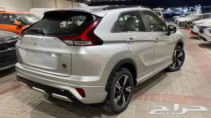ميتسوبيشي اكليبس كروس نص فل موديل 2025 4