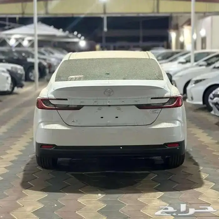 تويوتا كامري 2025 LE 1