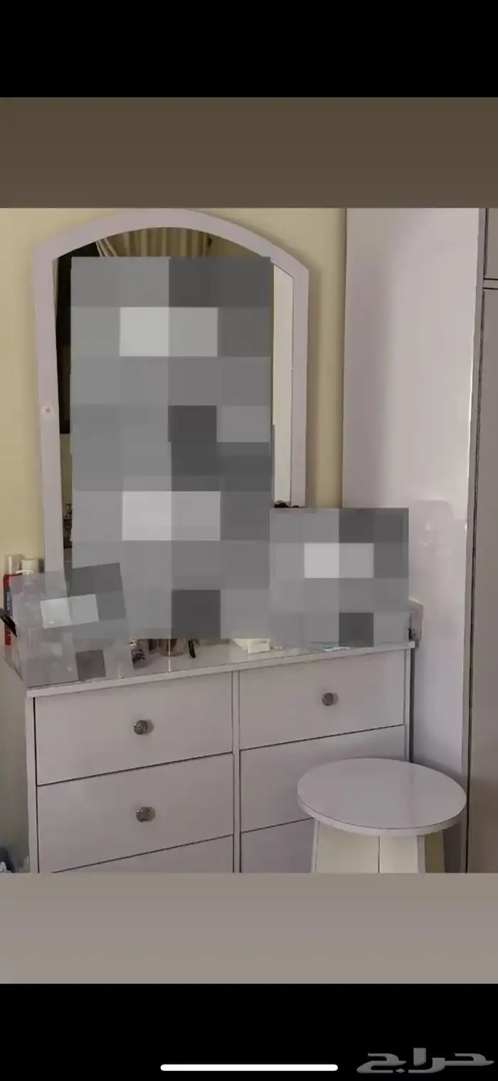 تسريحه مع ادارج وكرسي 0